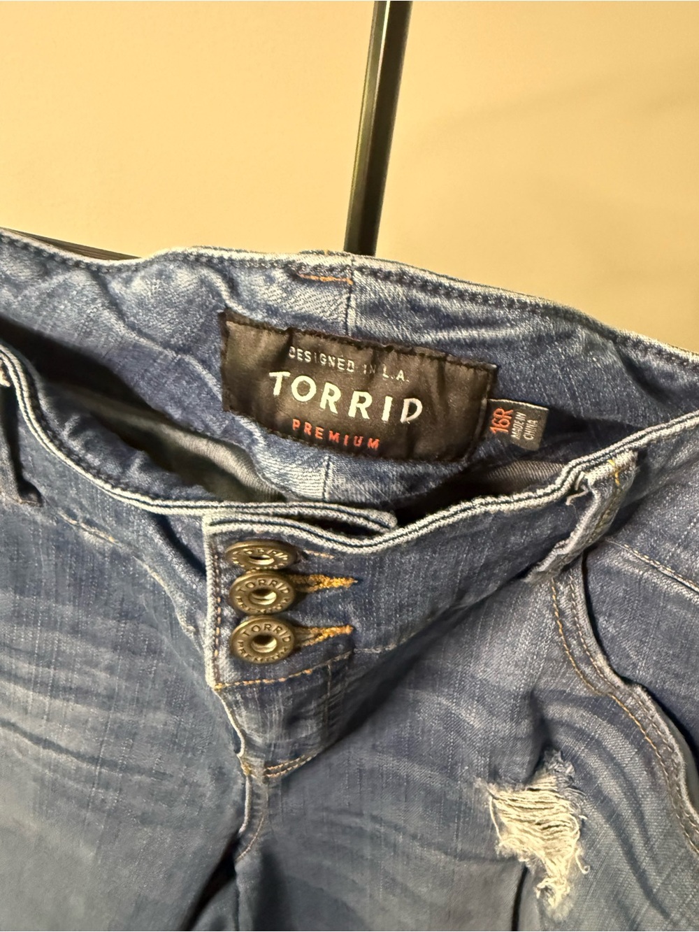 Torrid Medium Washed Distressed Jeggings - 16R - Picture 3 of 4